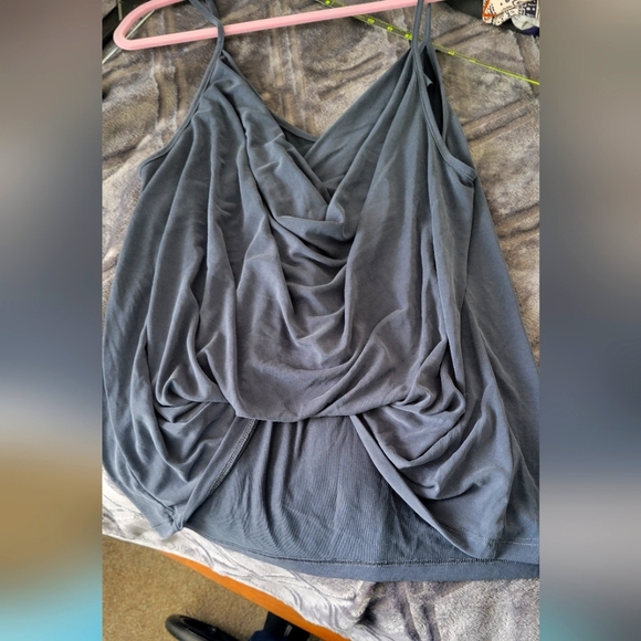 William B basic ruched spaghetti strap to. Gray - Picture 4 of 8